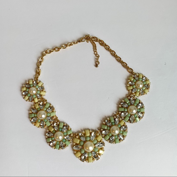 Jewelry - Gold Tone Sea-foam Green Pearl Statement Necklace
